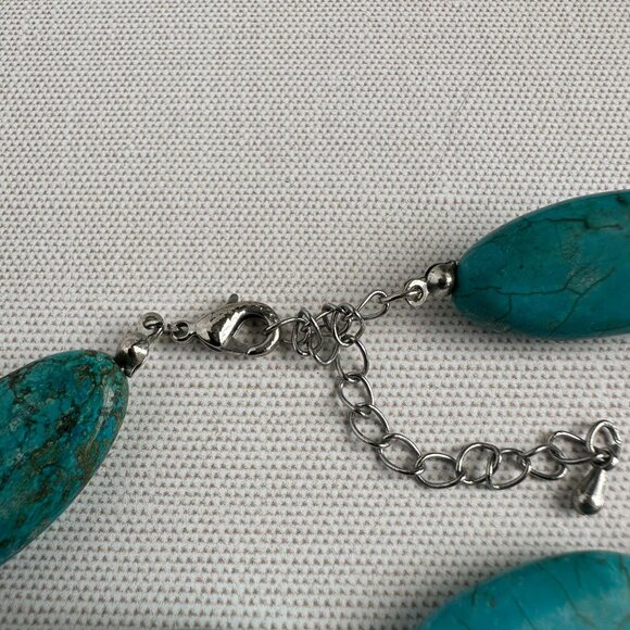 Dyed Magnesite Turquoise Bead Necklace - Picture 7 of 12